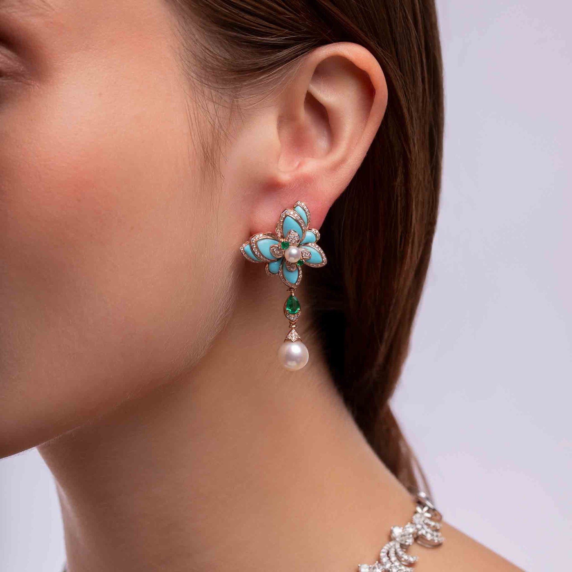 Rose Gold / White Freshwater