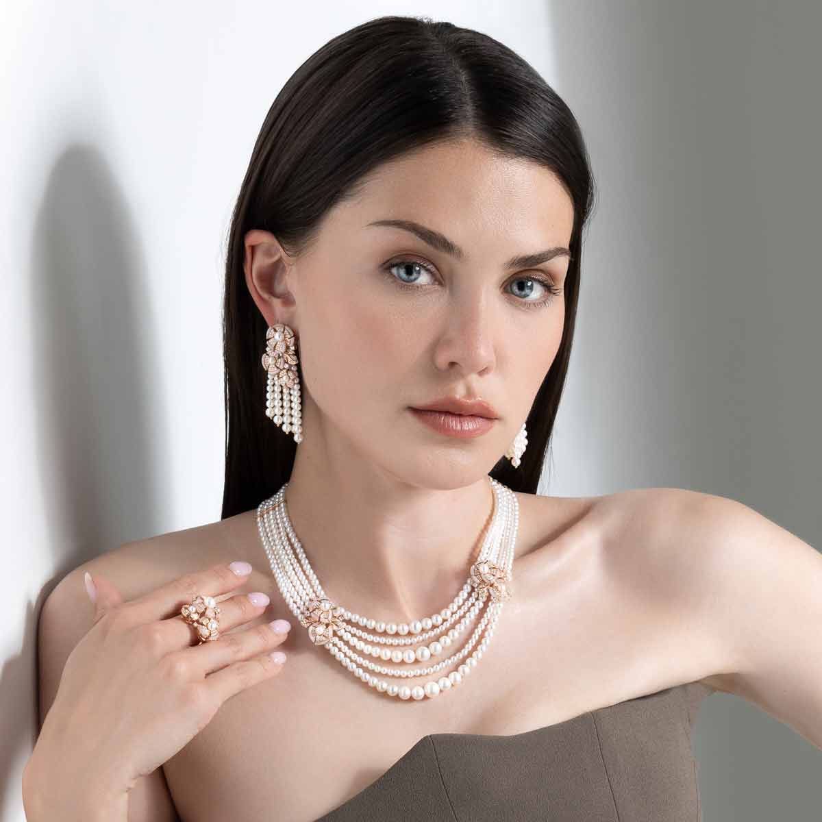 Rose Gold / White Freshwater