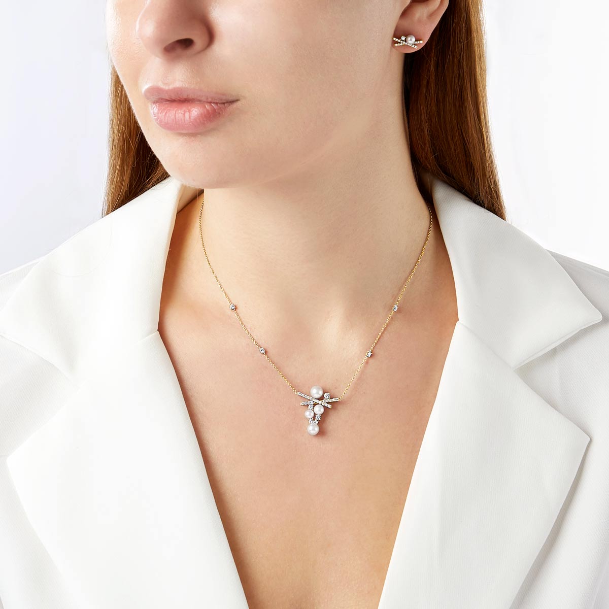 Yellow Gold / White Japanese Akoya