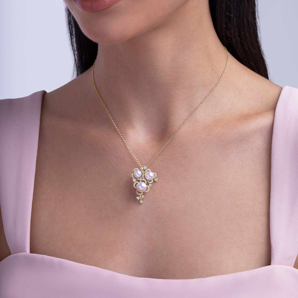 Yellow Gold / White Japanese Akoya