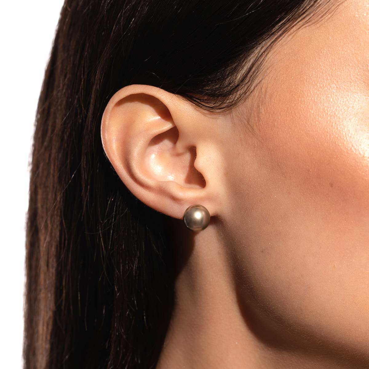 Classic 18K Gold Grey Tahitian Pearl Stud Earrings
