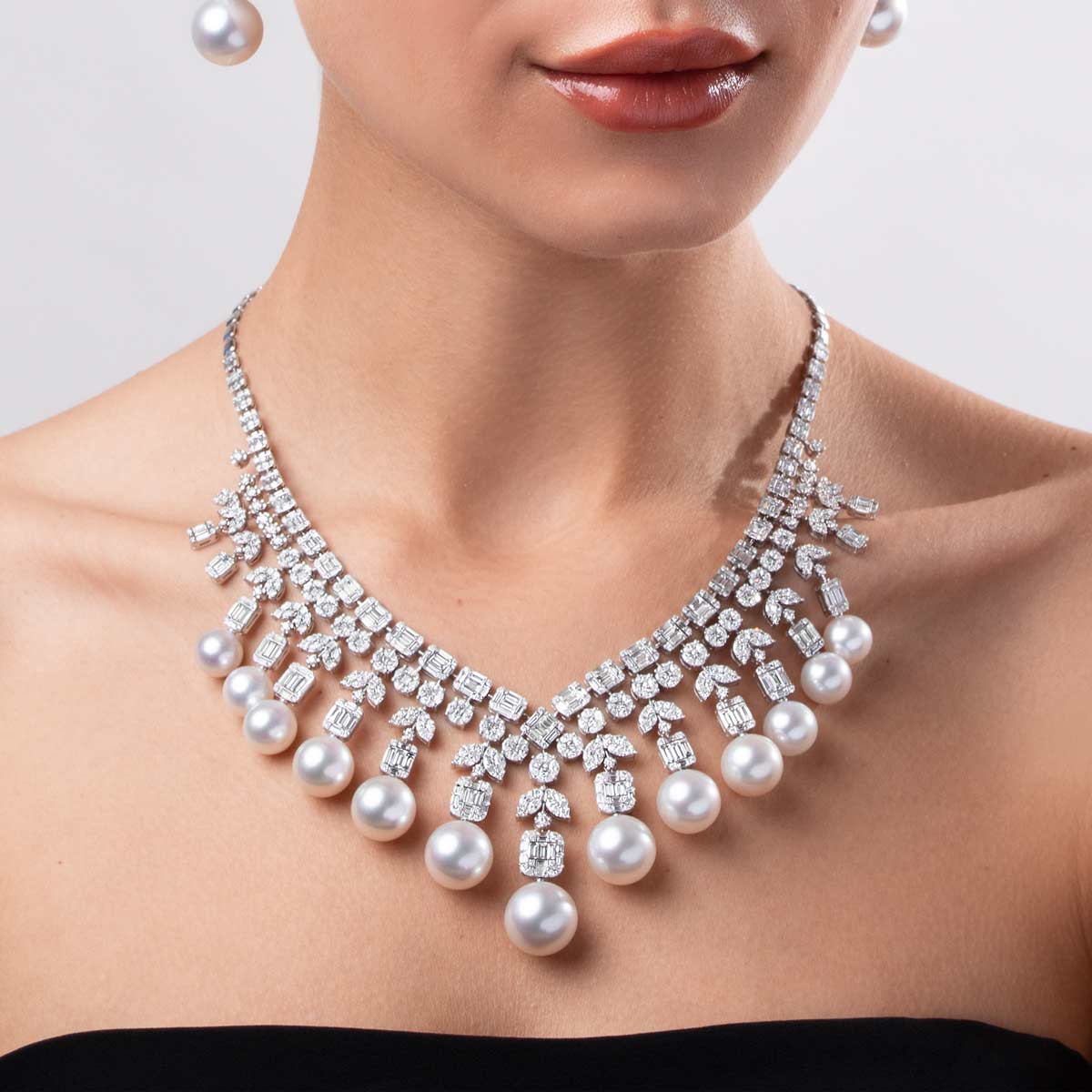 Diamond and pearl necklace shops