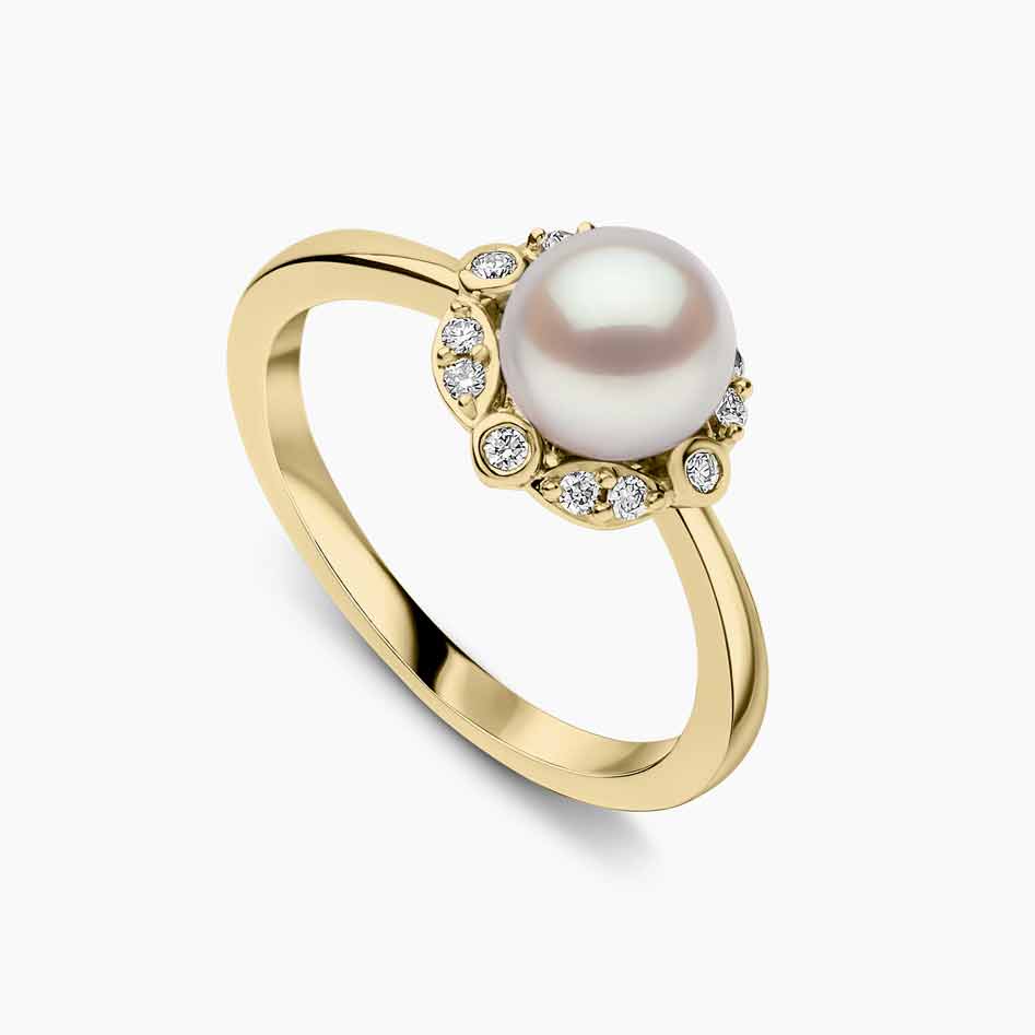Yellow Gold / White Freshwater
