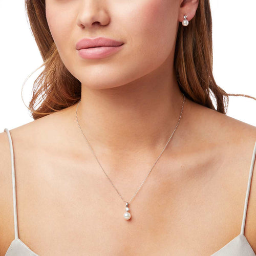 Classic 18K Gold Akoya Pearl and Single Diamond Earring and Pendant Set